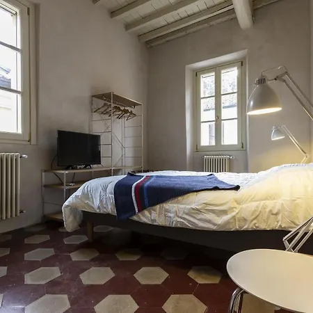 Apartment Del Poeta - Smart Holiday Mantova