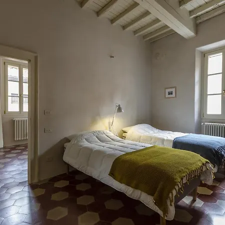 Del Poeta - Smart Holiday Apartment Mantova